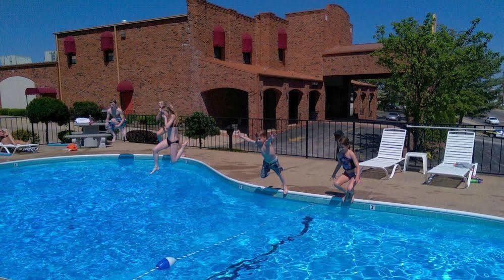 Baldknobbers Motor Inn ブランソン エクステリア 写真
